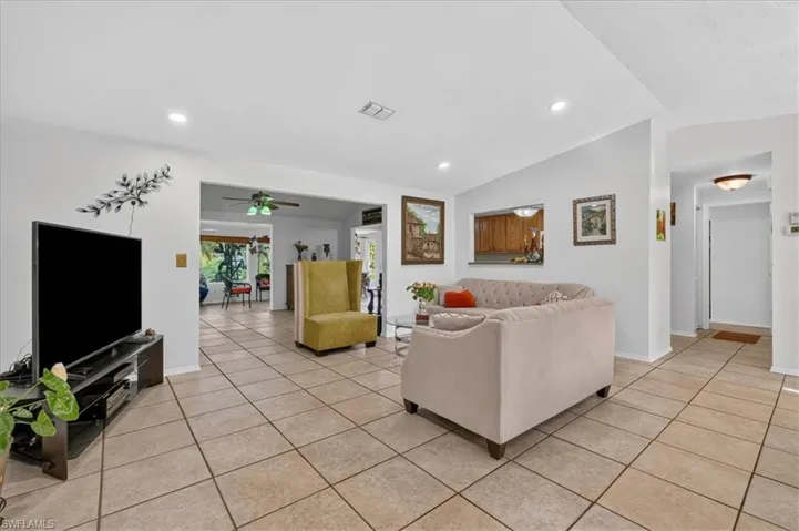 591 21st St Nw, Naples, Florida 34120