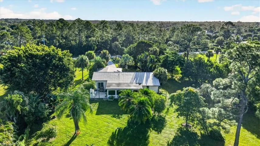 591 21st St Nw, Naples, Florida 34120