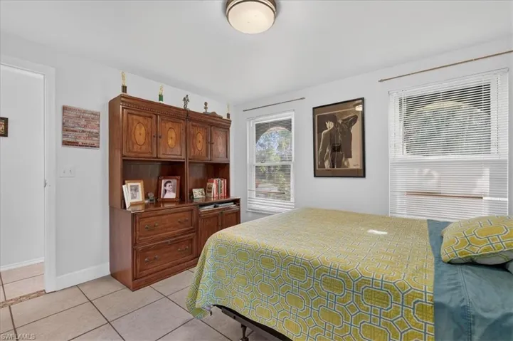 591 21st St Nw, Naples, Florida 34120
