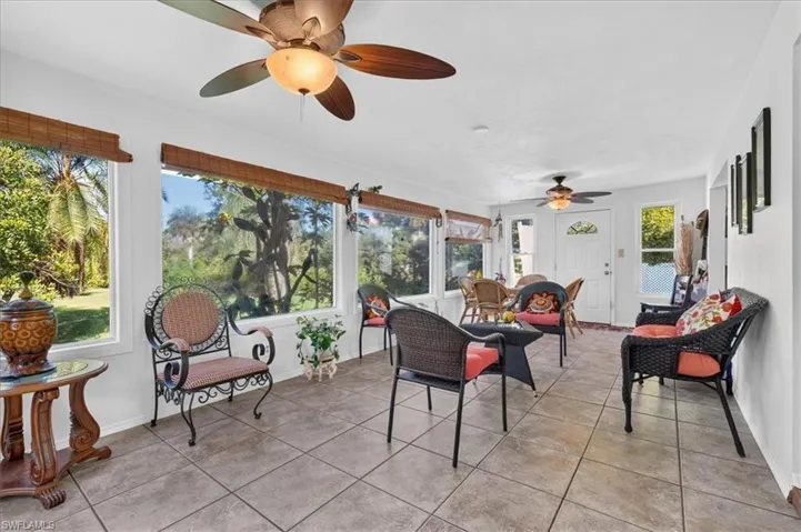 591 21st St Nw, Naples, Florida 34120
