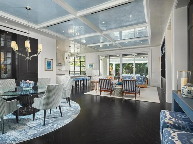 167 4th St N, Naples, Florida 34102