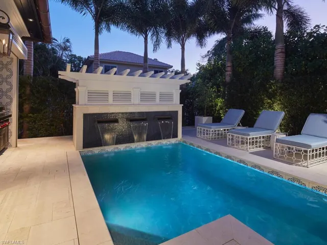 167 4th St N, Naples, Florida 34102