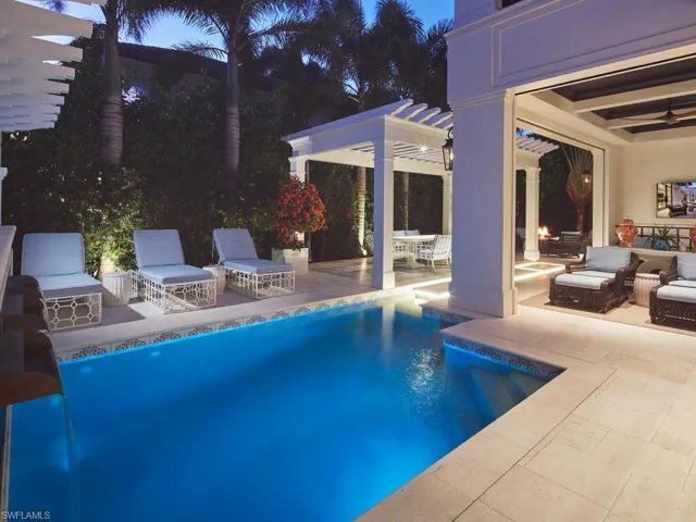 167 4th St N, Naples, Florida 34102
