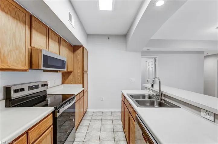 7945  Preserve  CIR, Naples, FL 34119
