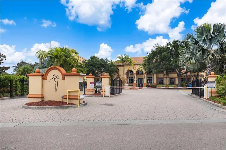 7945  Preserve  CIR, Naples, FL 34119