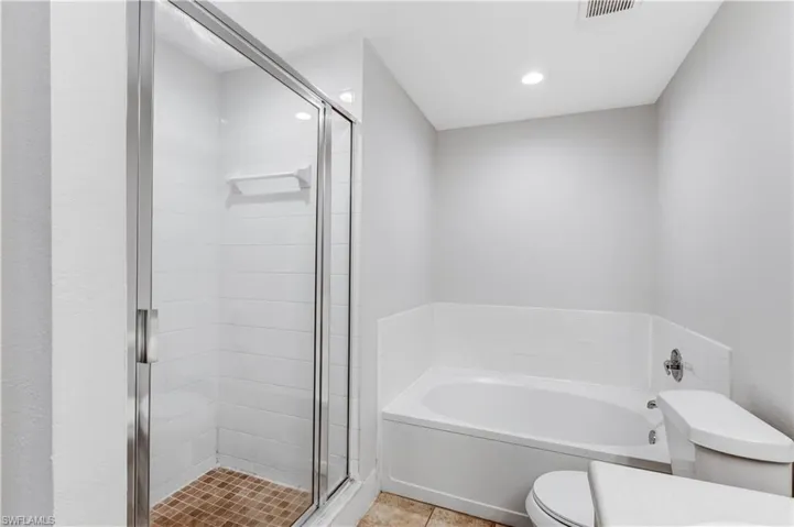 7945  Preserve  CIR, Naples, FL 34119