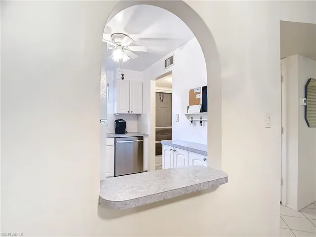 180 Turtle Lake Ct 103, Naples, Florida 34105