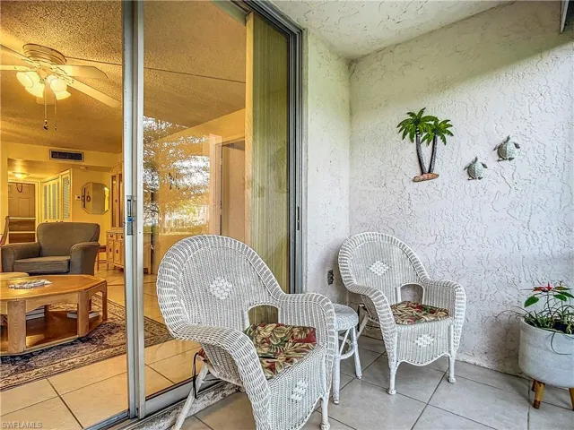 180 Turtle Lake Ct 103, Naples, Florida 34105