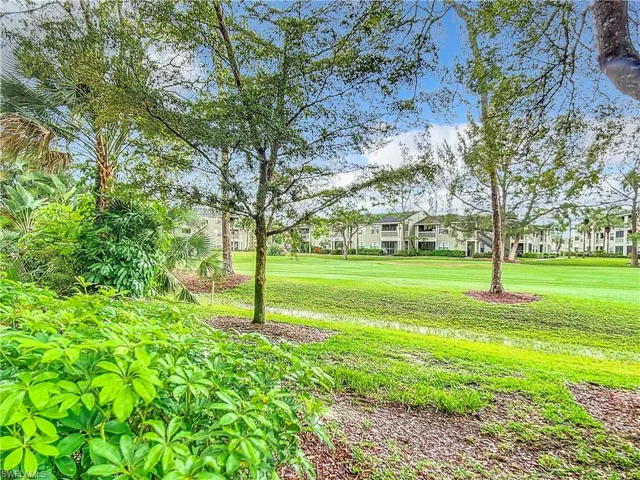 180 Turtle Lake Ct 103, Naples, Florida 34105
