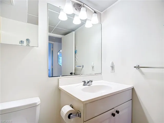 180 Turtle Lake Ct 103, Naples, Florida 34105