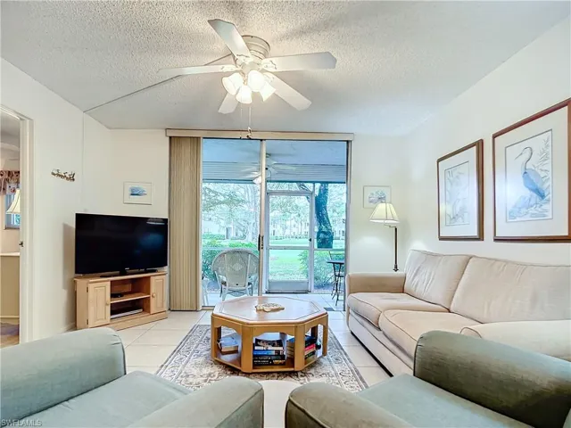 180 Turtle Lake Ct 103, Naples, Florida 34105