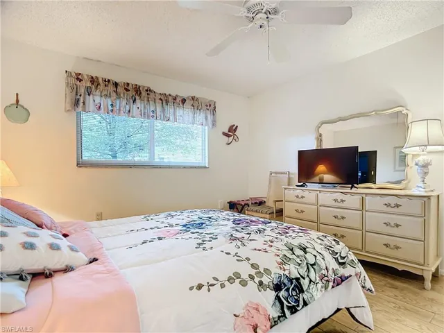 180 Turtle Lake Ct 103, Naples, Florida 34105