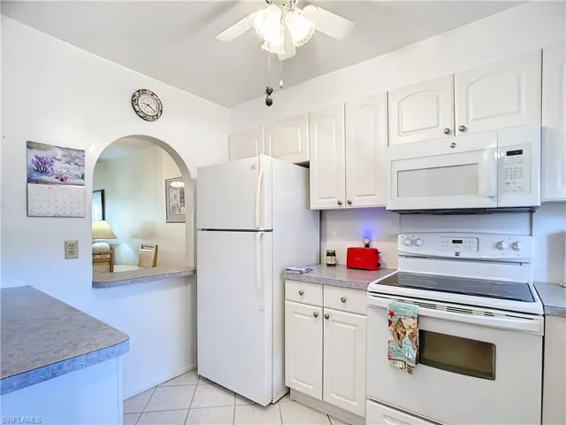180 Turtle Lake Ct 103, Naples, Florida 34105