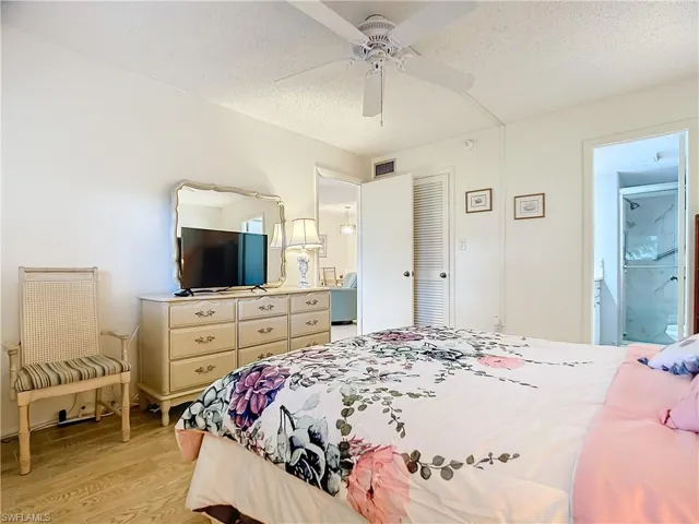 180 Turtle Lake Ct 103, Naples, Florida 34105