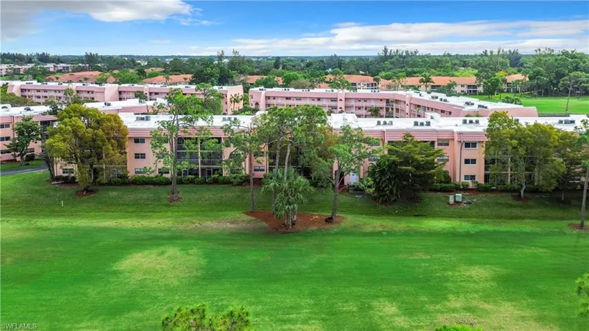 180 Turtle Lake Ct 103, Naples, Florida 34105