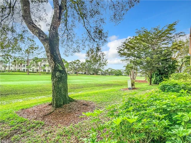 180 Turtle Lake Ct 103, Naples, Florida 34105