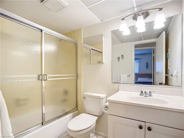 180 Turtle Lake Ct 103, Naples, Florida 34105