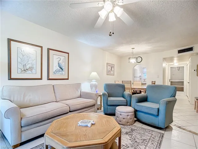180 Turtle Lake Ct 103, Naples, Florida 34105