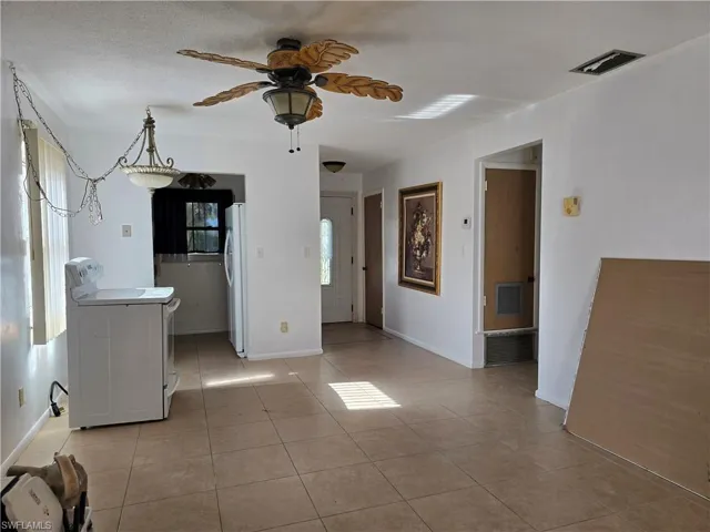 1131  Broad N ST, Lehigh Acres, FL 33936