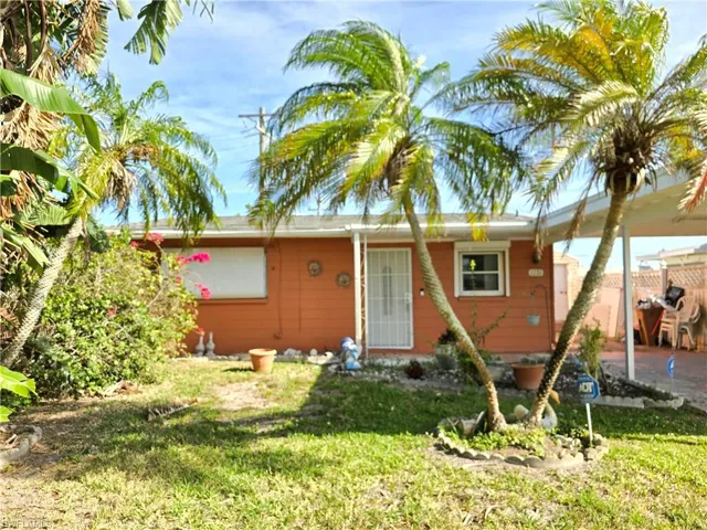 1131  Broad N ST, Lehigh Acres, FL 33936