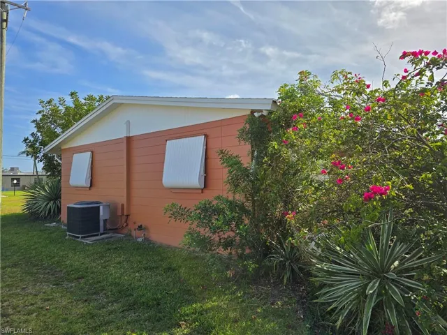 1131  Broad N ST, Lehigh Acres, FL 33936
