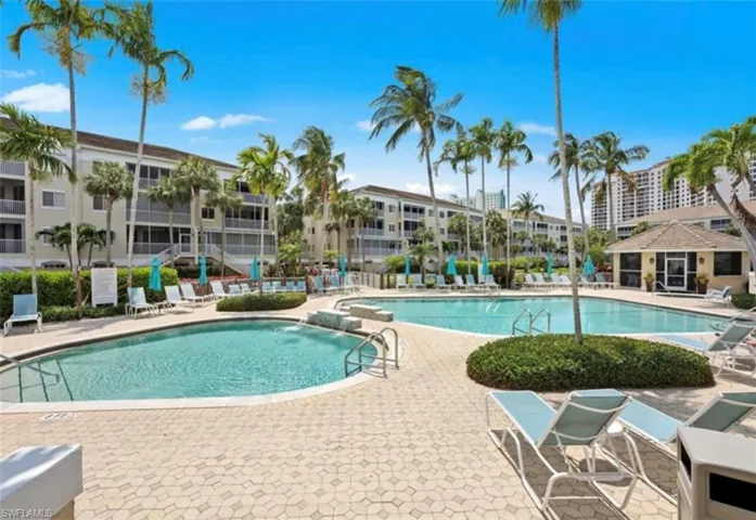 7734  Pebble Creek  CIR, Naples, FL 34108