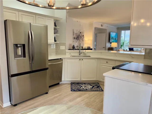 7734  Pebble Creek  CIR, Naples, FL 34108
