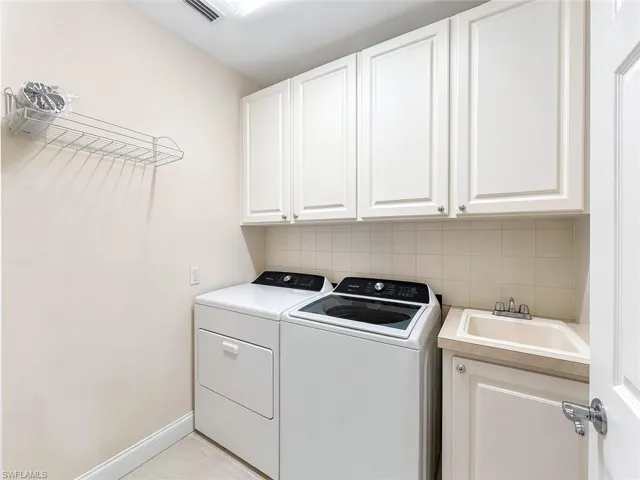 28667 Alessandria Cir, Bonita Springs, Florida 34135
