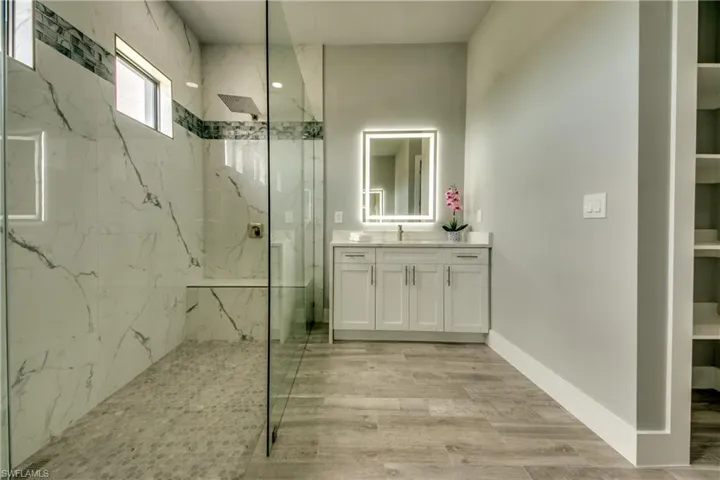 Very nice size shower
