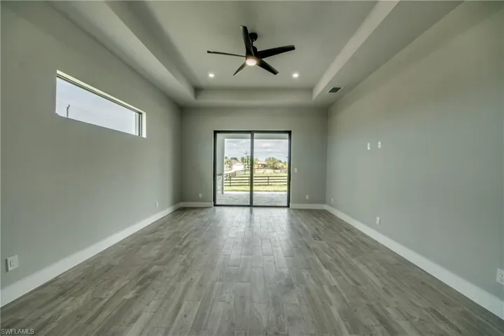 Modern tray ceiling