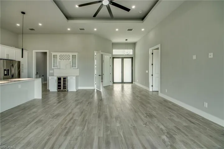 Spacious living room