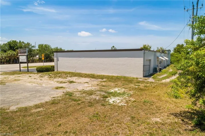 12538 Palm Beach Blvd 1, Fort Myers, Florida 33905