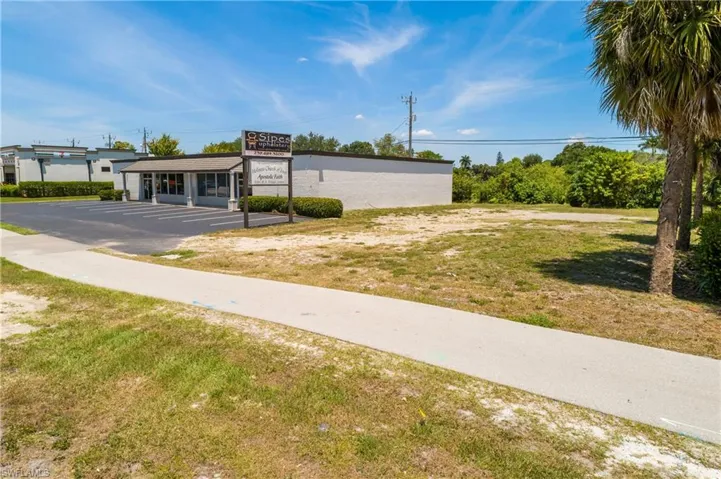 12538 Palm Beach Blvd 1, Fort Myers, Florida 33905