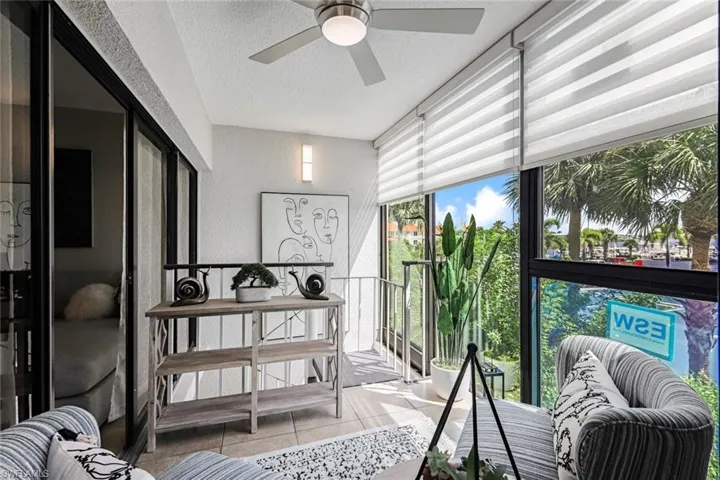 807  River Point  DR, Naples, FL 34102