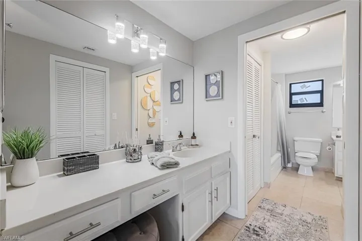 807  River Point  DR, Naples, FL 34102