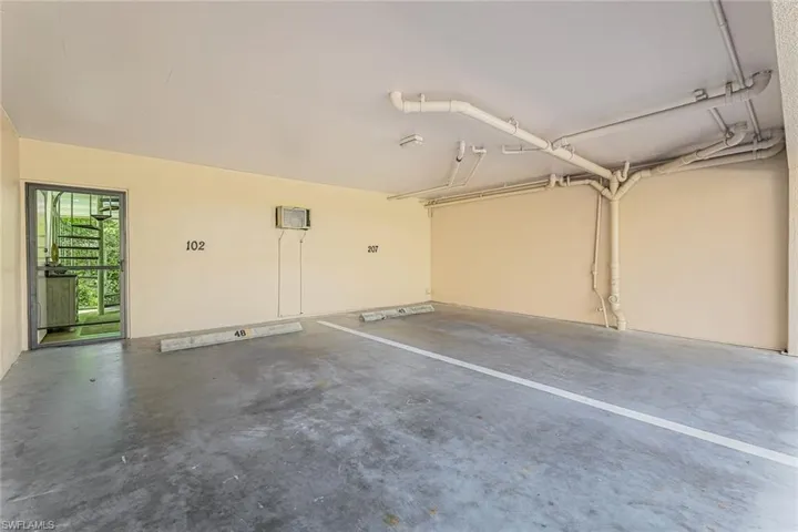 807  River Point  DR, Naples, FL 34102