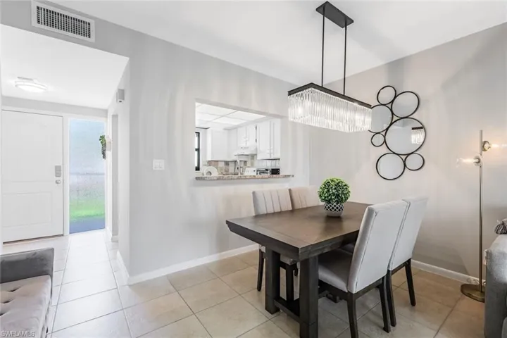 807  River Point  DR, Naples, FL 34102