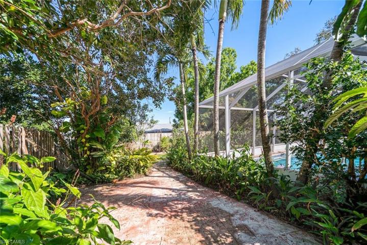 2121 SE 14th TER, CAPE CORAL FL 33990