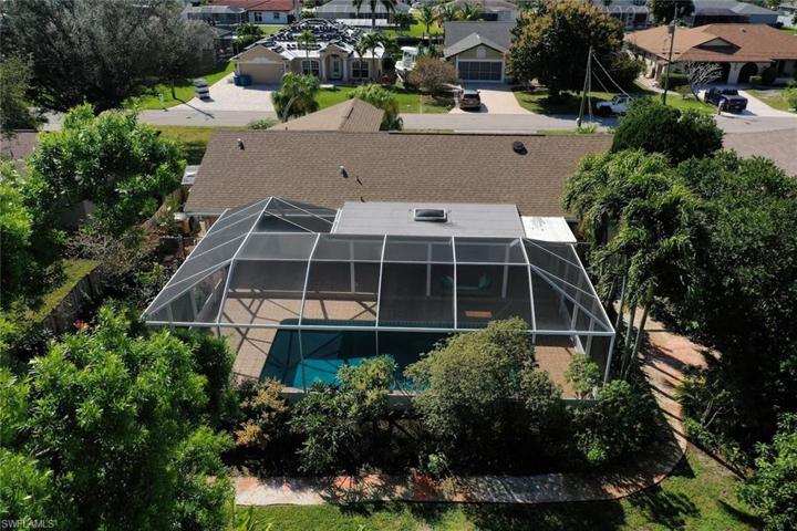 2121 SE 14th TER, CAPE CORAL FL 33990
