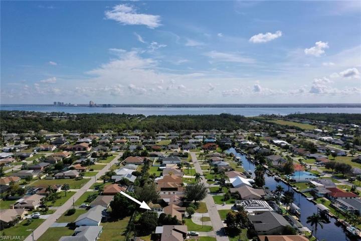 2121 SE 14th TER, CAPE CORAL FL 33990