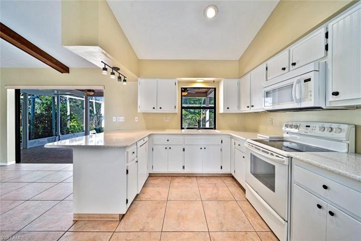 2121 SE 14th TER, CAPE CORAL FL 33990