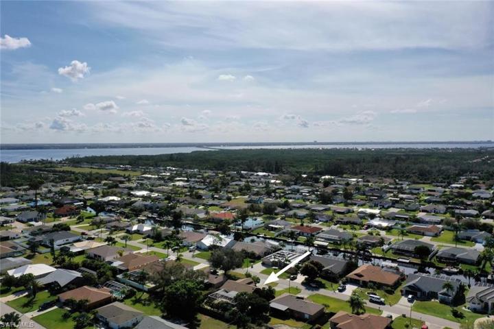 2121 SE 14th TER, CAPE CORAL FL 33990