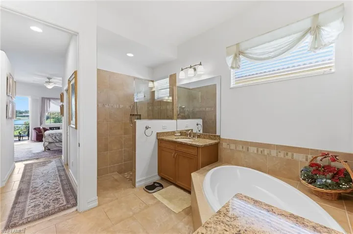 6168 Dogleg Dr, Naples, Florida 34113