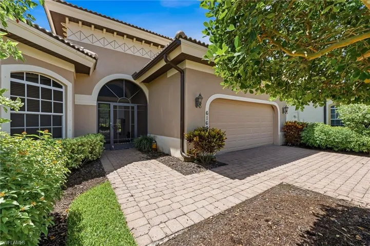 6168 Dogleg Dr, Naples, Florida 34113