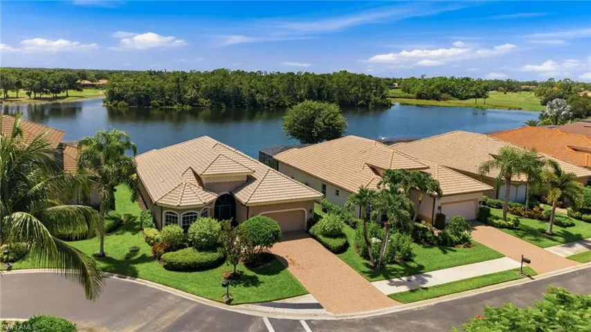 6168 Dogleg Dr, Naples, Florida 34113