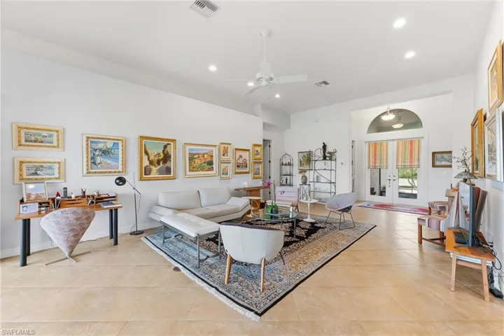 6168 Dogleg Dr, Naples, Florida 34113