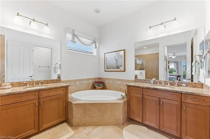 6168 Dogleg Dr, Naples, Florida 34113