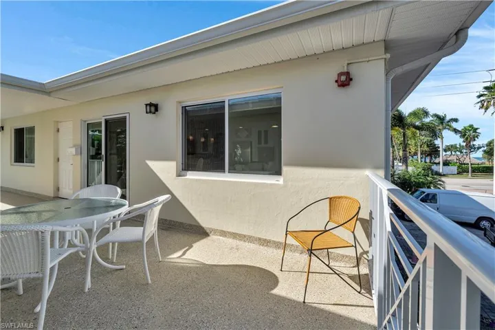 1950  Gulf Shore N BLVD, Naples, FL 34102