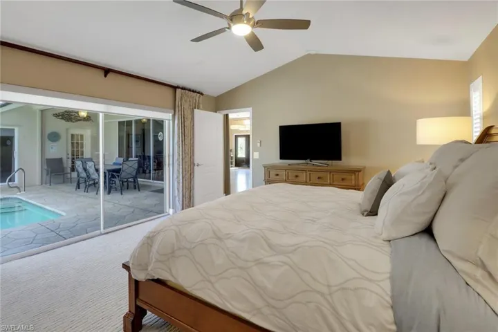 1466  Vintage  LN, Naples, FL 34104