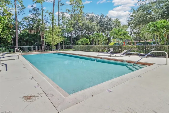 1466  Vintage  LN, Naples, FL 34104